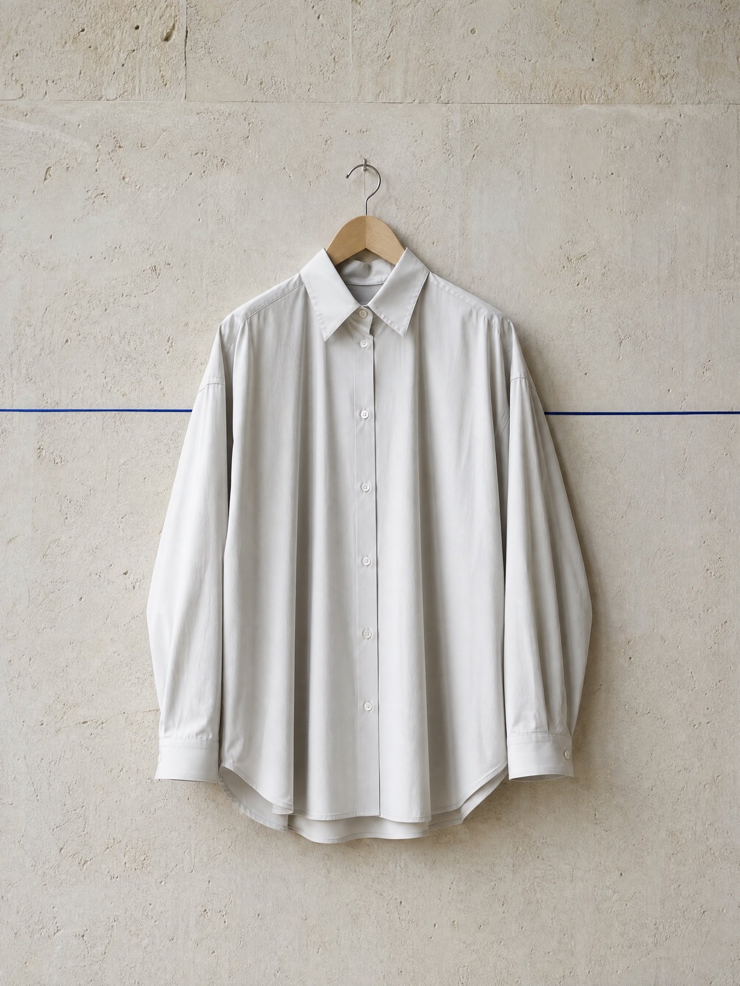 The Relaxed Poplin Shirt in Ivory, product photo