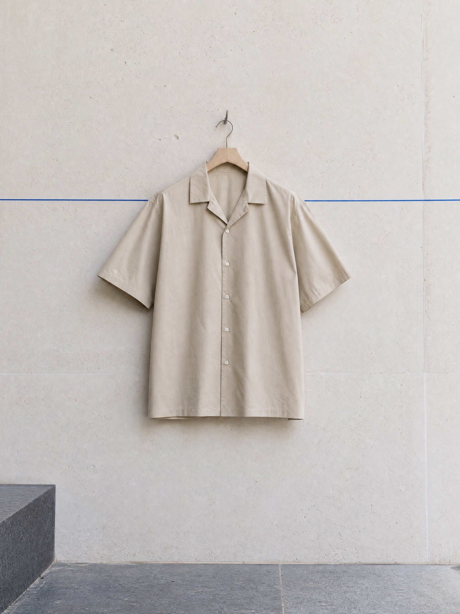 Short-Sleeve Poplin Shirt in Oat, product photo